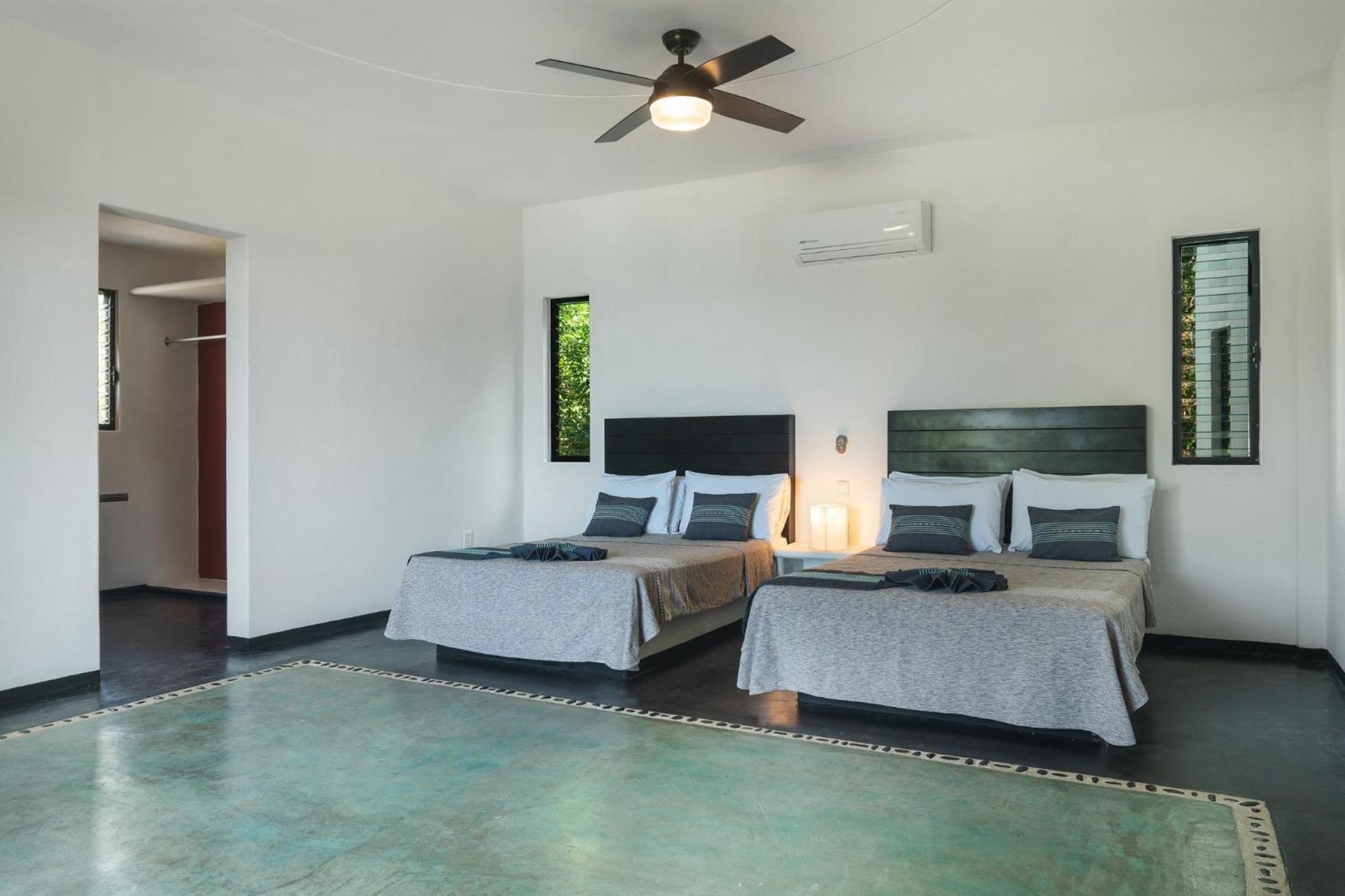 Manta Raya Hotel - Right On The Beach Cuatunalco Εξωτερικό φωτογραφία