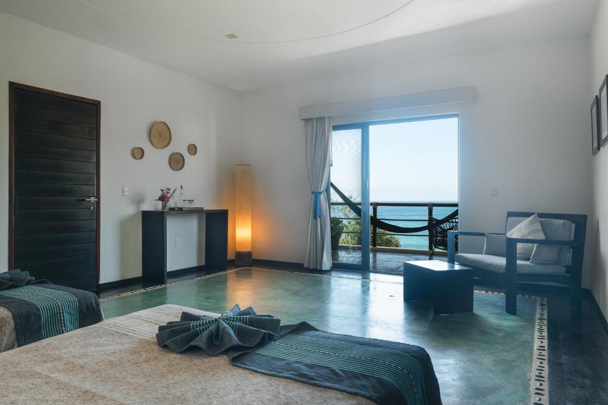 Manta Raya Hotel - Right On The Beach Cuatunalco Εξωτερικό φωτογραφία