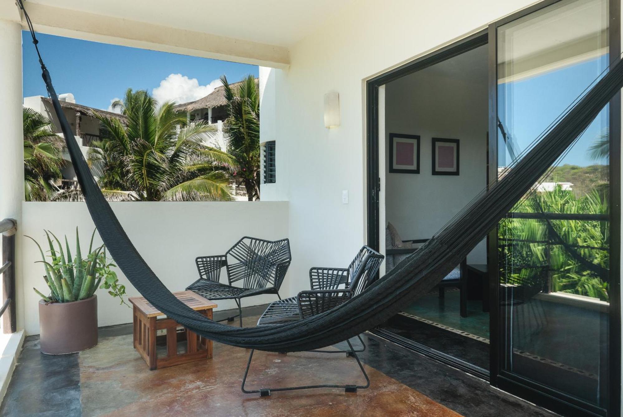 Manta Raya Hotel - Right On The Beach Cuatunalco Εξωτερικό φωτογραφία