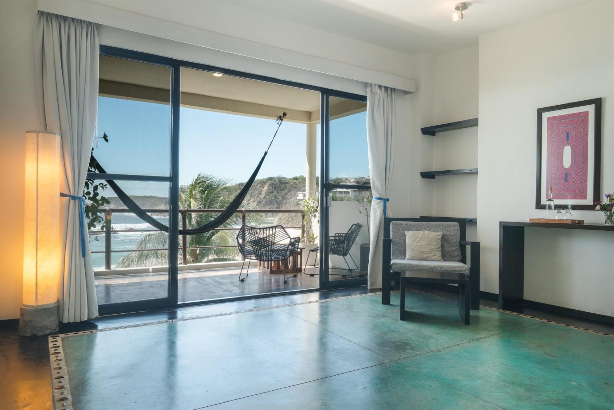 Manta Raya Hotel - Right On The Beach Cuatunalco Εξωτερικό φωτογραφία