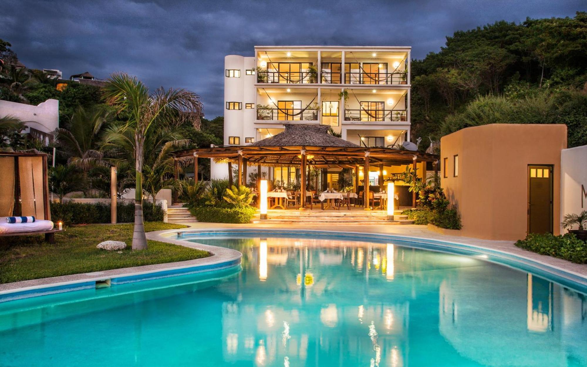 Manta Raya Hotel - Right On The Beach Cuatunalco Εξωτερικό φωτογραφία