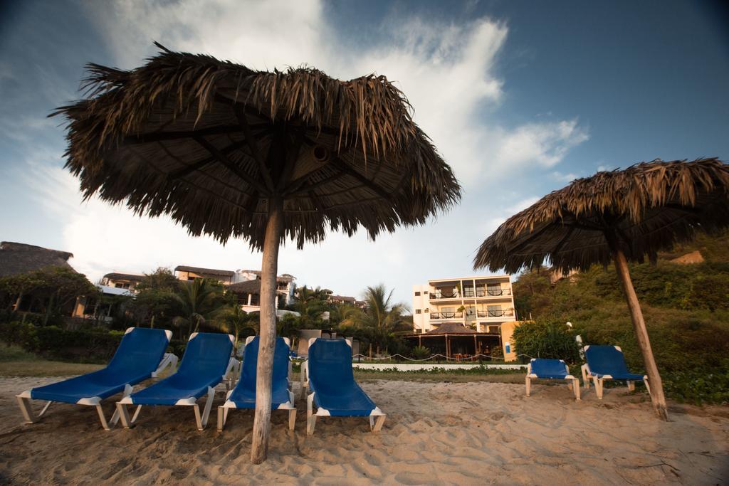Manta Raya Hotel - Right On The Beach Cuatunalco Εξωτερικό φωτογραφία