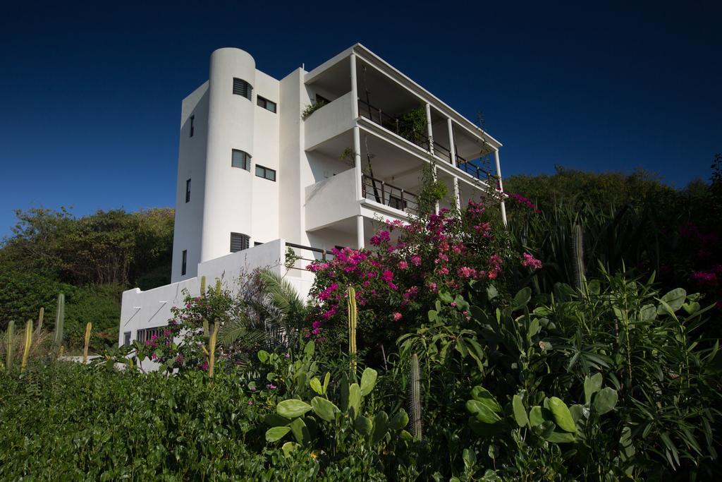 Manta Raya Hotel - Right On The Beach Cuatunalco Εξωτερικό φωτογραφία