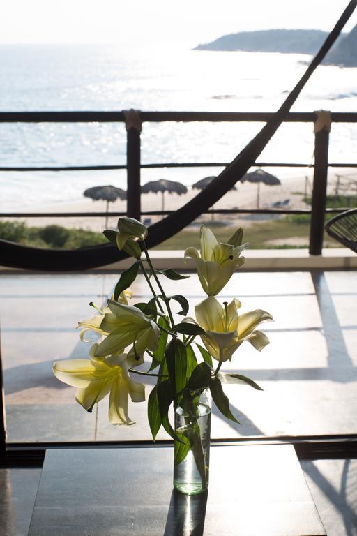 Manta Raya Hotel - Right On The Beach Cuatunalco Εξωτερικό φωτογραφία