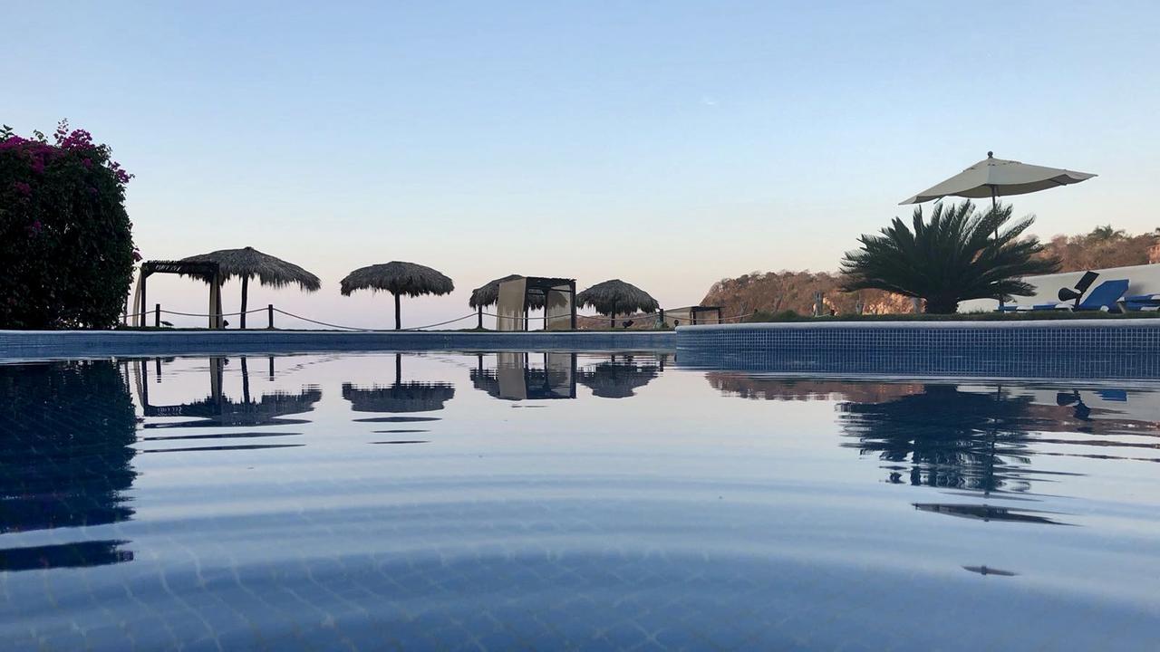 Manta Raya Hotel - Right On The Beach Cuatunalco Εξωτερικό φωτογραφία