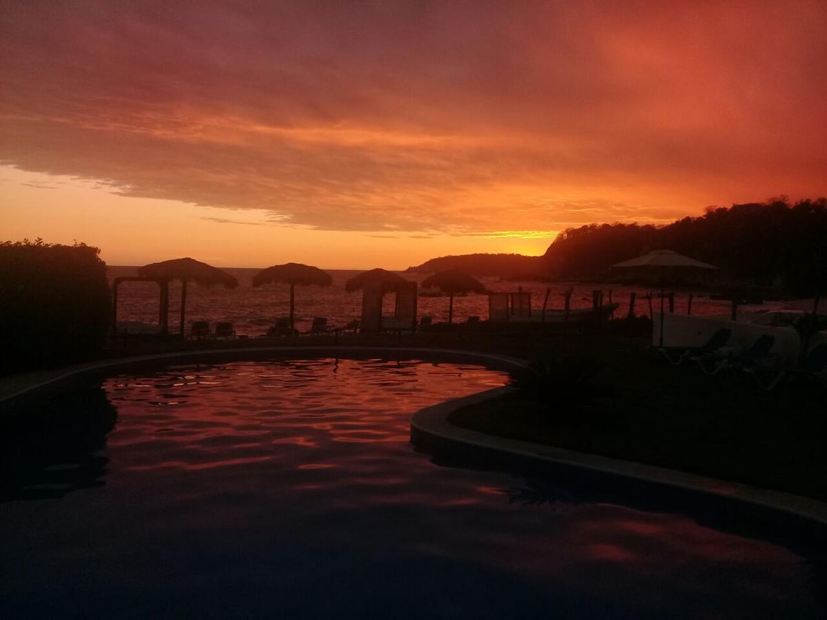 Manta Raya Hotel - Right On The Beach Cuatunalco Εξωτερικό φωτογραφία
